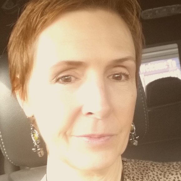 Meet your Posher, Sandra - Picture 1 of 1